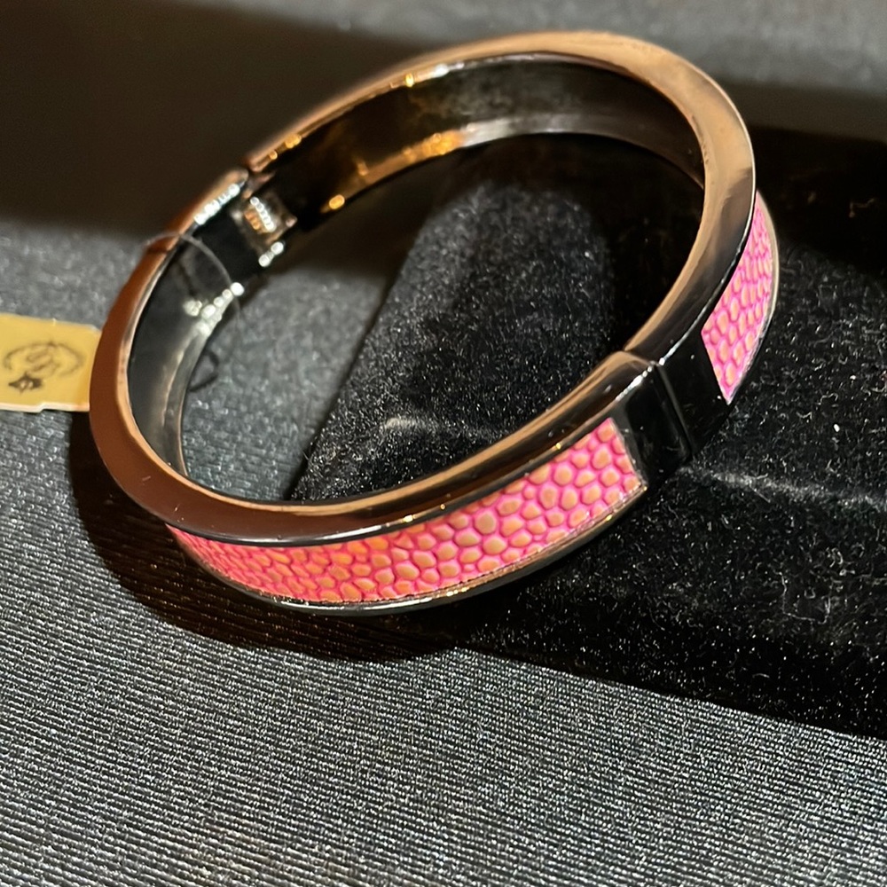 NWT Bangle bracelet pink faux pebbled leather wirh hinged magnetic closure
